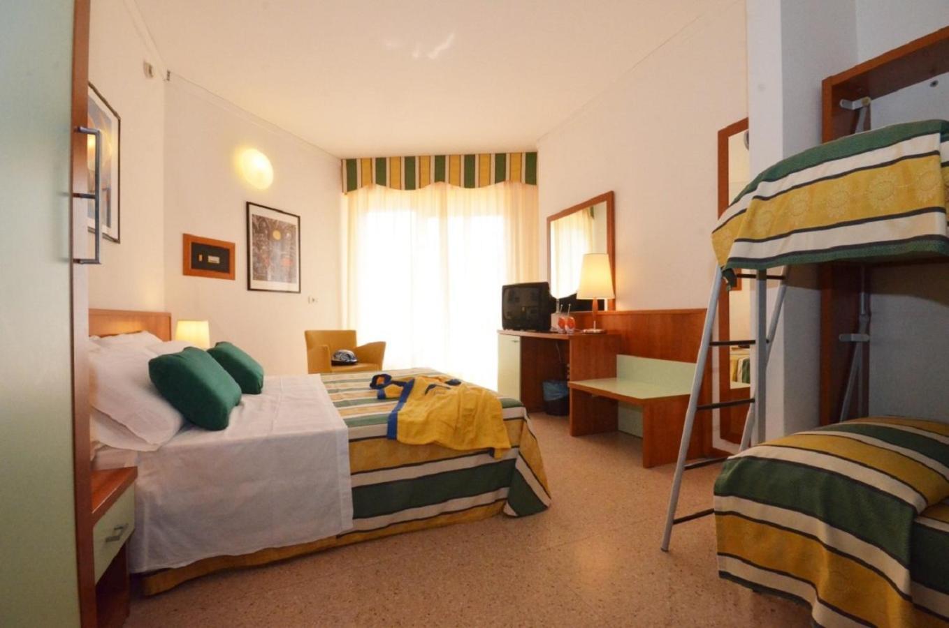 Hotel Luna Bibione Exterior photo